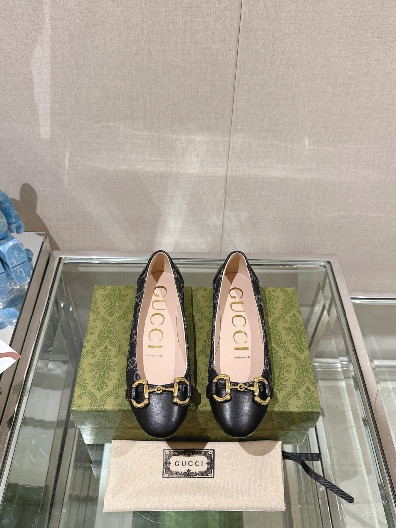 Gucci Flat Shoes